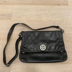 Tory Burch Black Crossbody Purse with Silver Hardware. Convertible Straps